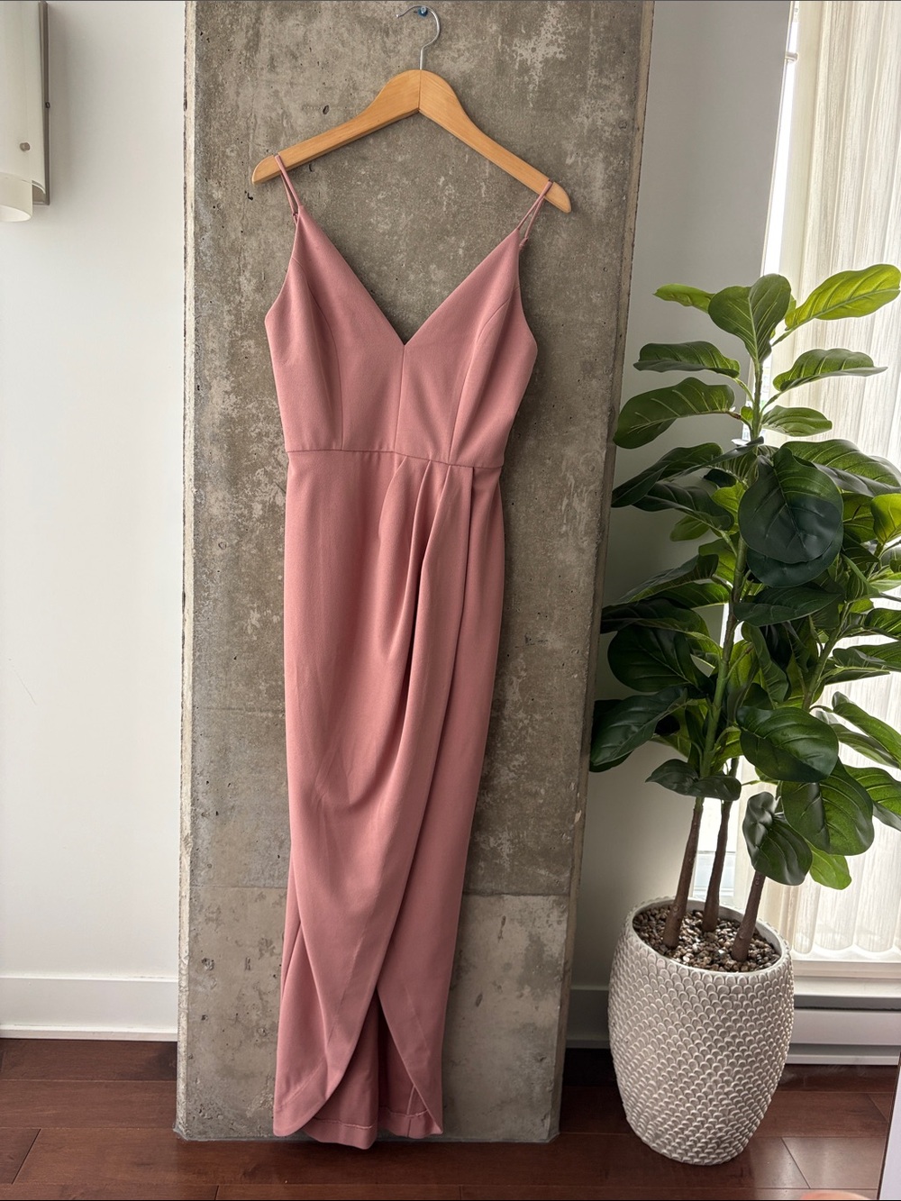 WAYF The Ines V-Neck Tulip Long Dress in Dusty Mauve